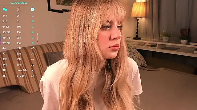 TessaStruble online show from December 19, 9:22 am