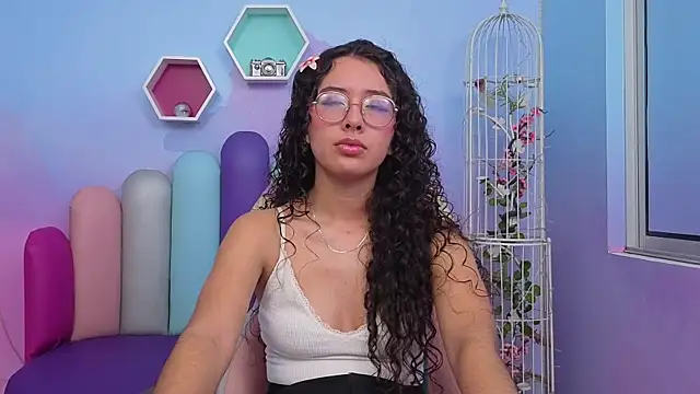 Snapshot of Sasha-Monroe chatting on November 17, 11:53 pm Sasha-Monroe online show from November 17, 11:53 pm