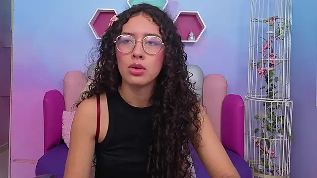 Snapshot of Sasha-Monroe chatting on November 5, 11:52 pm Sasha-Monroe online show from November 5, 11:52 pm