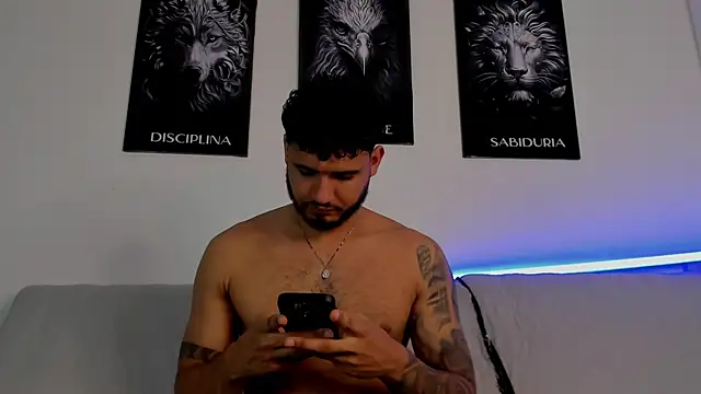AUSTINN TORRES online show from July 16, 12:40 am