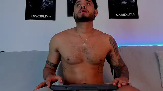 AUSTINN TORRES online show from June 18, 12:09 am