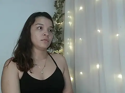 Snapshot of angelicahotparis18 chatting on November 24, 10:59 am angelicahotparis18 online show from November 24, 10:59 am