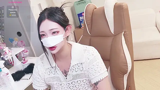 Snapshot of Milk_Sola chatting on June 20, 12:10 pm Milk Sola online show from June 20, 12:10 pm