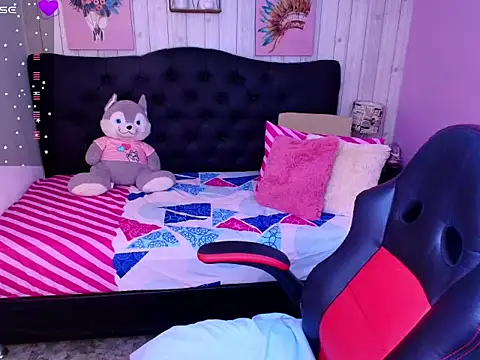 Snapshot of _Rachel_Jones_ chatting on February 24, 11:49 pm Rachel Jones online show from February 24, 11:49 pm