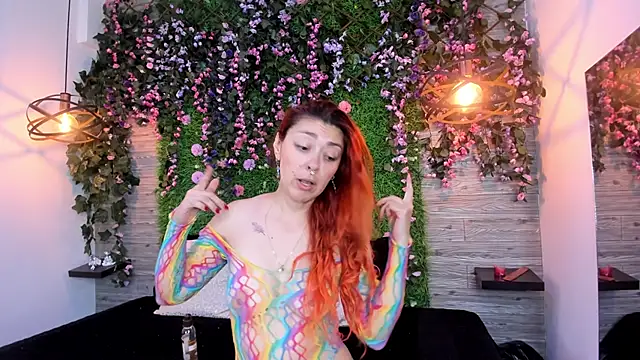 EmilyyRed online show from November 8, 9:07 pm