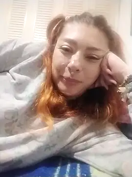 EmilyyRed online show from November 29, 4:23 am