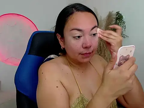 Snapshot of Yadis_hot chatting on November 26, 6:41 pm Yadis hot online show from November 26, 6:41 pm