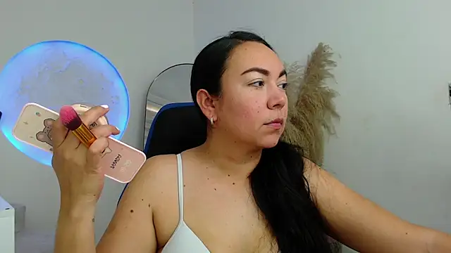 Snapshot of Yadis_hot chatting on November 6, 8:35 pm Yadis hot online show from November 6, 8:35 pm