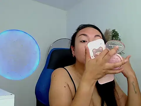 Snapshot of Yadis_hot chatting on November 27, 9:04 pm Yadis hot online show from November 27, 9:04 pm