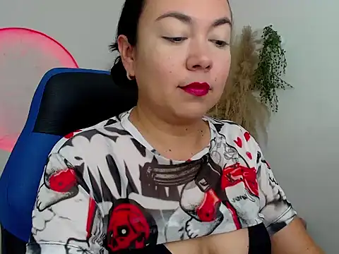 Snapshot of Yadis_hot chatting on December 1, 10:21 pm Yadis hot online show from December 1, 10:21 pm