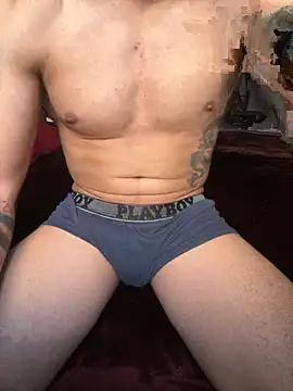 Snapshot of AlejandroRMC chatting on October 28, 10:52 pm AlejandroRMC online show from October 28, 10:52 pm