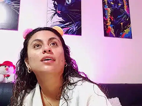 Snapshot of Caroline_Jons chatting on December 1, 1:12 pm Caroline Jons online show from December 1, 1:12 pm