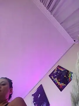 Snapshot of Caroline_Jons chatting on October 31, 10:45 am Caroline Jons online show from October 31, 10:45 am