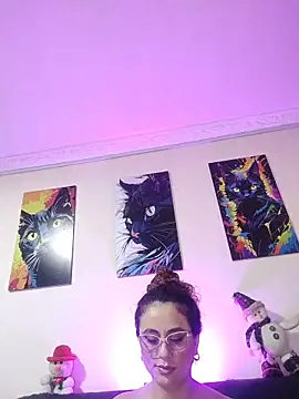 Snapshot of Caroline_Jons chatting on December 14, 10:43 am Caroline Jons online show from December 14, 10:43 am