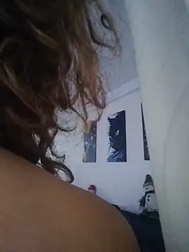 Snapshot of Caroline_Jons chatting on December 4, 1:43 pm Caroline Jons online show from December 4, 1:43 pm