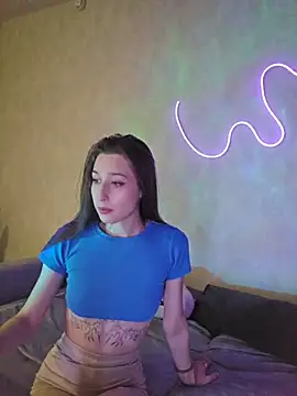 Emma Wilsons online show from November 25, 1:44 pm