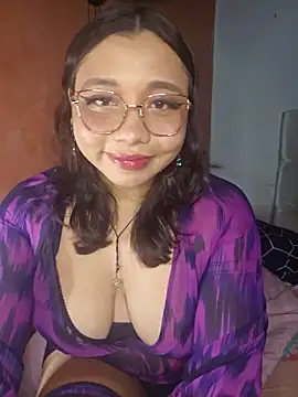 Snapshot of Sapphire024 chatting on November 25, 1:17 am Sapphire024 online show from November 25, 1:17 am