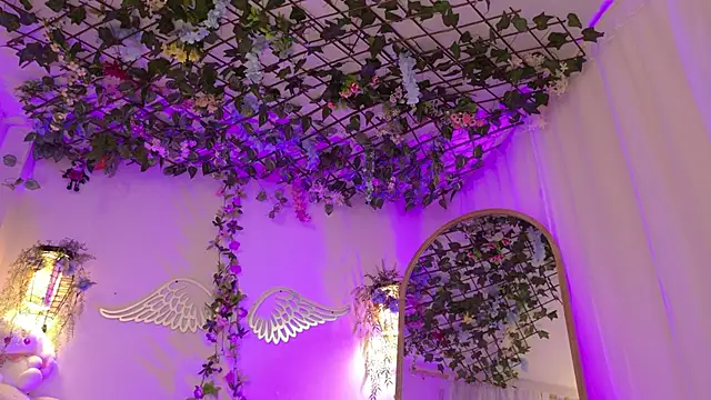 ISA NIXON online show from March 7, 11:43 pm