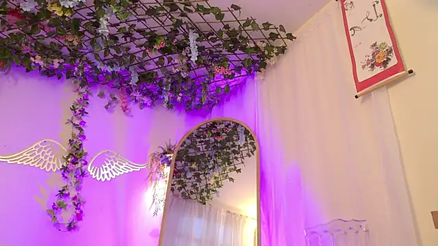 ISA NIXON online show from February 27, 9:25 pm