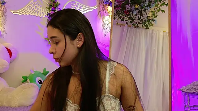 ISA NIXON online show from February 17, 11:02 pm