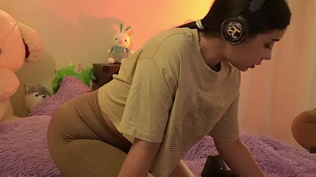 ISA NIXON online show from April 13, 2:10 pm