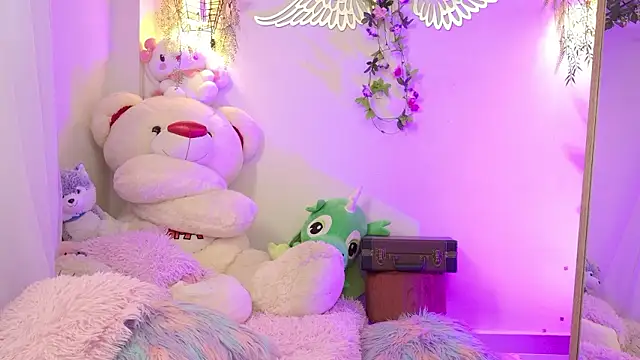 ISA NIXON online show from March 6, 7:53 pm