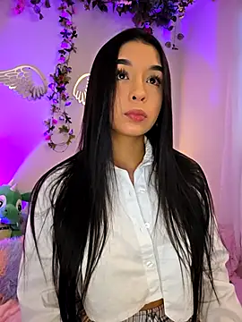 ISA NIXON online show from November 25, 5:57 pm