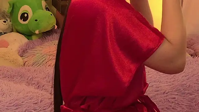 ISA NIXON online show from April 12, 6:55 pm