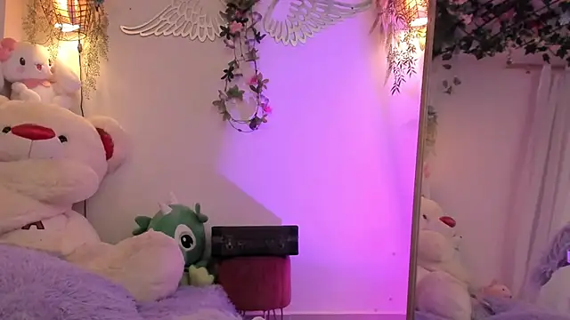 ISA NIXON online show from February 10, 1:37 am