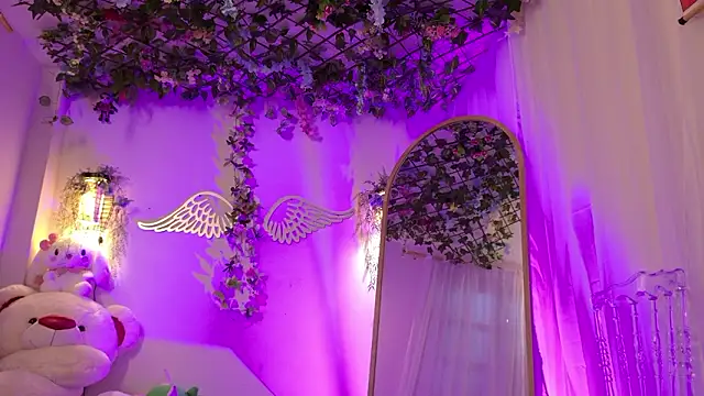 ISA NIXON online show from February 23, 10:54 pm