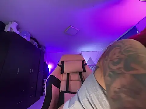 briannasteinn online show from March 12, 1:26 pm