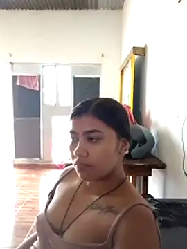 lindalatina11 online show from October 26, 2:39 pm