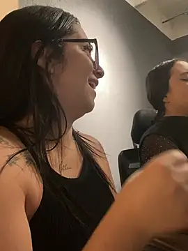 Snapshot of Kloe_Novoa chatting on January 9, 1:29 pm Kloe Novoa online show from January 9, 1:29 pm