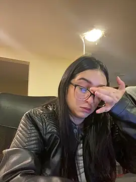 Kloe Novoa online show from April 13, 12:20 pm