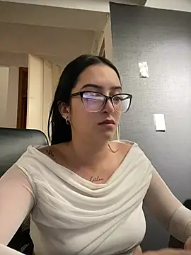 Snapshot of Kloe_Novoa chatting on February 23, 1:12 pm Kloe Novoa online show from February 23, 1:12 pm