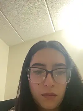 Kloe Novoa online show from March 21, 2:10 pm