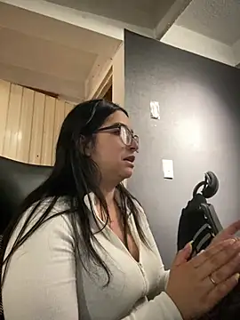 Snapshot of Kloe_Novoa chatting on January 17, 1:26 pm Kloe Novoa online show from January 17, 1:26 pm