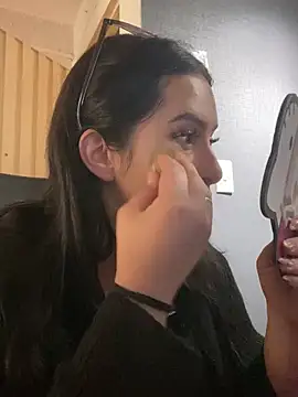 Snapshot of Kloe_Novoa chatting on January 15, 1:36 pm Kloe Novoa online show from January 15, 1:36 pm