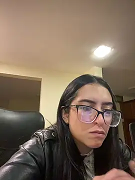 Kloe Novoa online show from April 9, 11:05 am