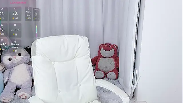 Snapshot of hailey_cici chatting on November 8, 4:27 am hailey cici online show from November 8, 4:27 am