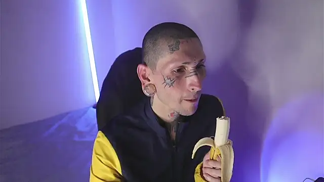 TokyoHatsumoto online show from February 8, 12:41 am