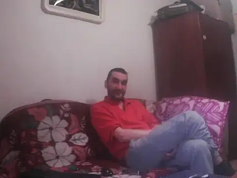 Snapshot of alin42xx chatting on November 8, 6:28 am alin42xx online show from November 8, 6:28 am