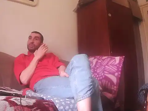 Snapshot of alin42xx chatting on November 10, 7:57 am alin42xx online show from November 10, 7:57 am