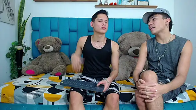 Hot Boys Latinos X online show from March 16, 6:43 pm