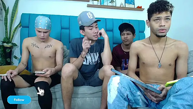 Hot Boys Latinos X online show from April 6, 5:25 pm