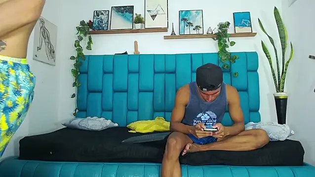 Snapshot of Hot_Boys_Latinos_X chatting on November 11, 10:26 pm Hot Boys Latinos X online show from November 11, 10:26 pm