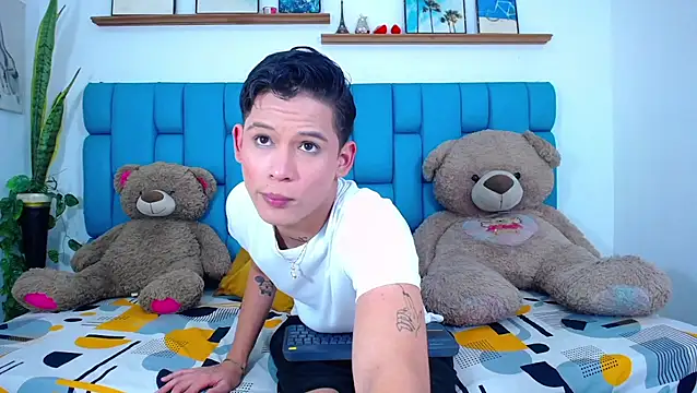 Hot Boys Latinos X online show from March 19, 2:06 pm