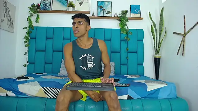 Snapshot of Hot_Boys_Latinos_X chatting on November 25, 10:32 pm Hot Boys Latinos X online show from November 25, 10:32 pm