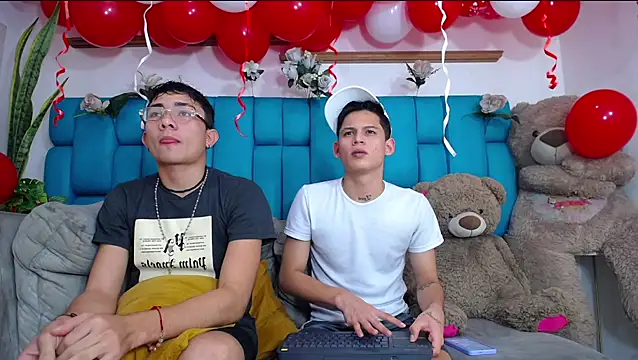 Hot Boys Latinos X online show from February 14, 11:05 pm