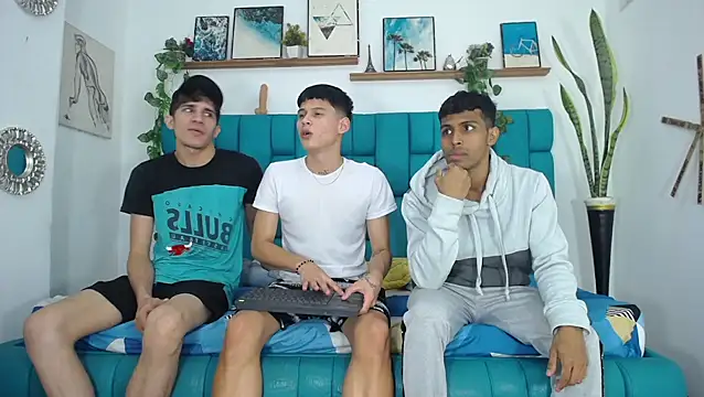 Snapshot of Hot_Boys_Latinos_X chatting on November 13, 10:02 pm Hot Boys Latinos X online show from November 13, 10:02 pm